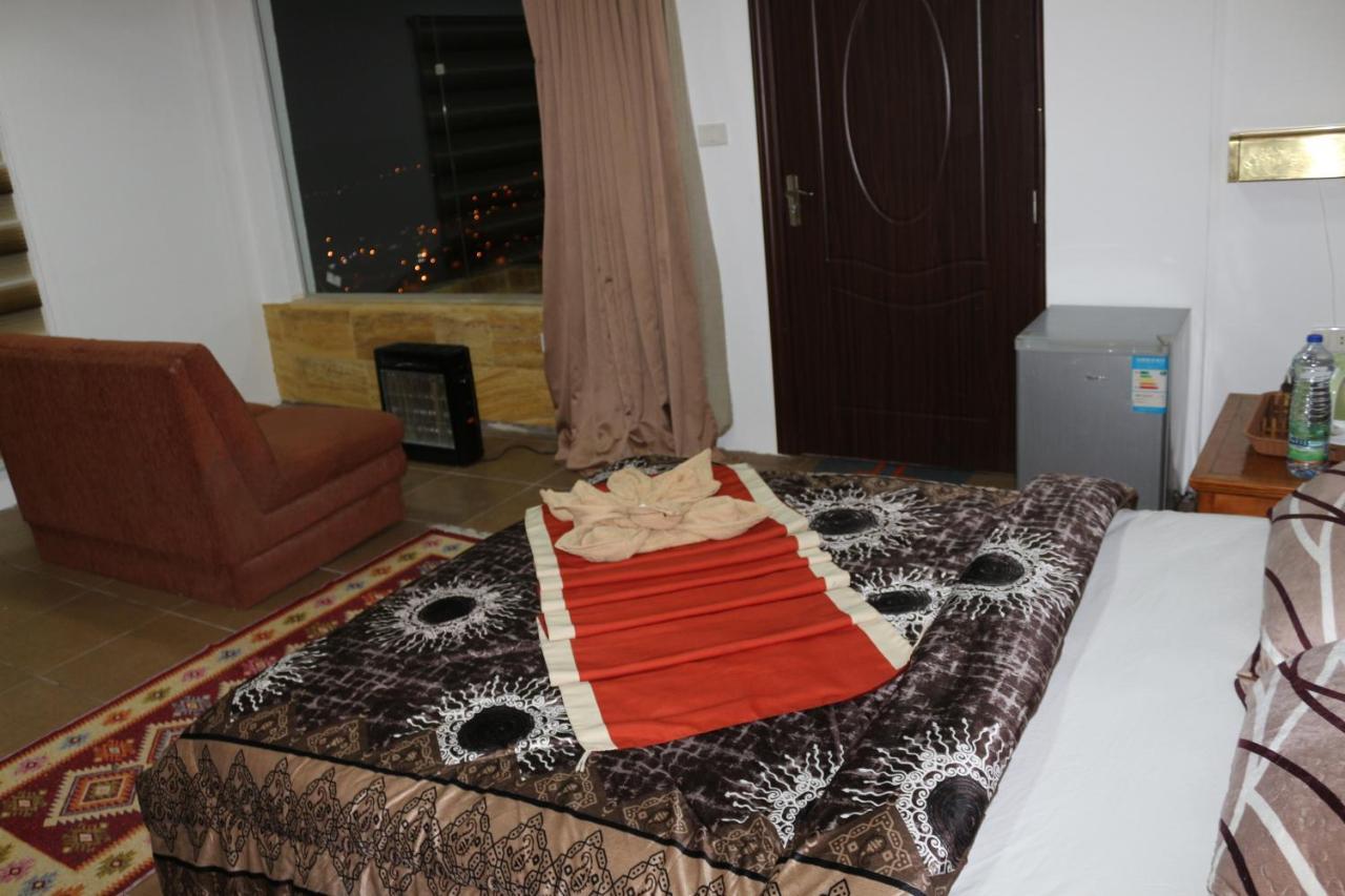 Ameer Apartment Wadi Musa Exterior foto